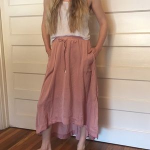 Flowy skirt! Hi-lo